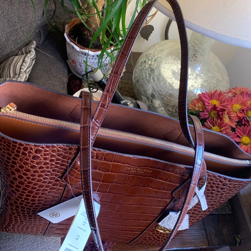 SOLD⛔️Authentic TORY BURCH Embossed leather triple compartment tote - Picture 11 of 15